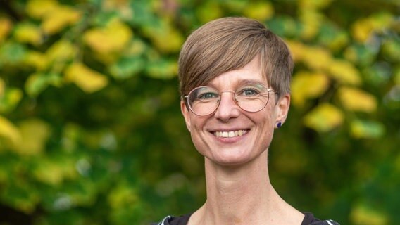 Ein Portrait der Grünen-Politikerin Anne Shepley. © Die Grünen MV Foto: Die Grünen MV