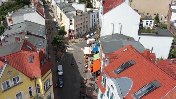 Eine Luftaufnahme von der Sommerstraße in Rostock  