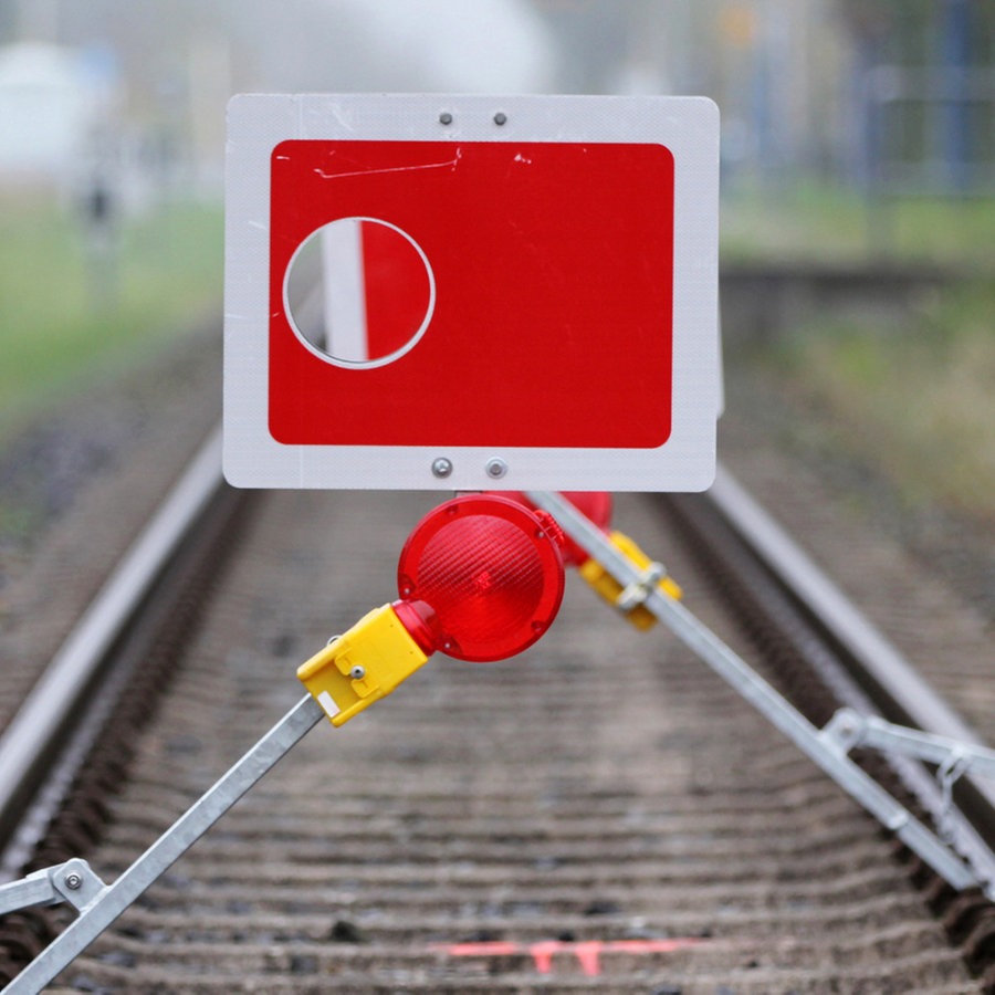 Sperrung einer Bahnstrecke © Tilo Wallroth Foto: Tilo Wallroth