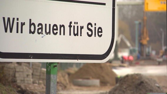 Schild für Straßenbau © NDR 