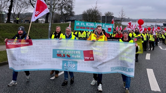 Warnstreik des öffentlichen Dienstes in Rostockam 21. März 2023 © Jürn-Jakob Gericke/NDR Foto: Jürn-Jakob Gericke/NDR