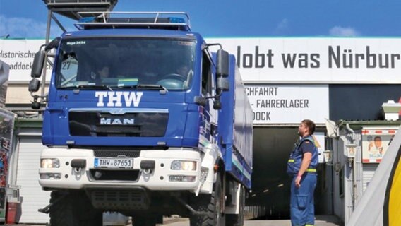 EIn THW-Transporter im Einsatzgebiet © THW MV 