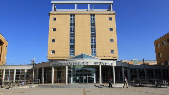 Blick auf das Universitätsklinikum Greifswald. (2015) © imago/BildfunkMV Foto: imago/BildfunkMV