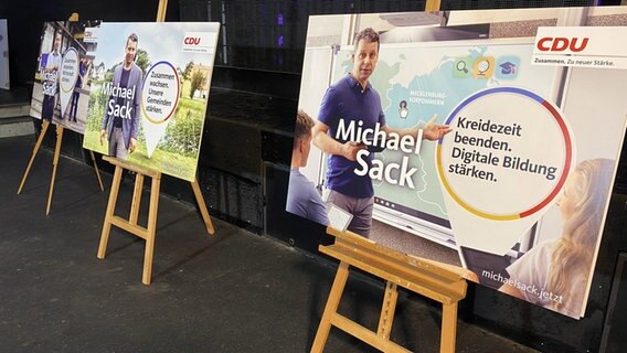 CDU in Mecklenburg-Vorpommern stellt Wahlplakate vor. © NDR Foto: Stefan Ludmann
