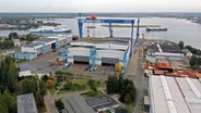 Das Werftgelände der früheren MV-Werften in Rostock-Warnemünde © David Pilgrim Foto: David Pilgrim