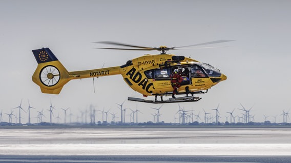 Ein ADAC-Rettungshubschrauber in der Luft. © ADAC Weser-Ems e. V./Philip Bockshammer Foto: Philip Bockshammer