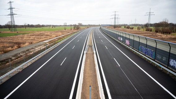 Blick auf den Abschnitt der Autobahn A26 an der Anschlussstelle Buxtehude. © dpa-Bildfunk 