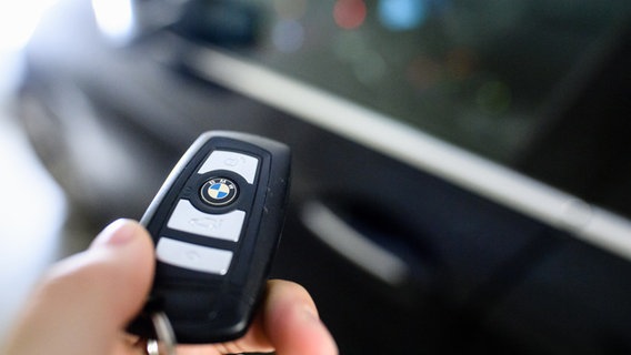 Video: So knacken Autodiebe Keyless-Systeme