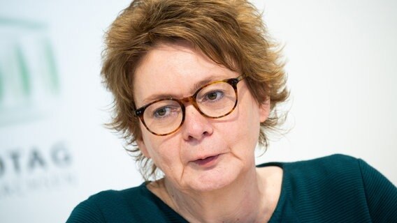 Daniela Behrens (SPD), Gesundheitsministerin Niedersachsen, spricht in der Landespressekonferenz im Landtag Niedersachsen. © picture alliance/dpa/Julian Stratenschulte Foto: Julian Stratenschulte