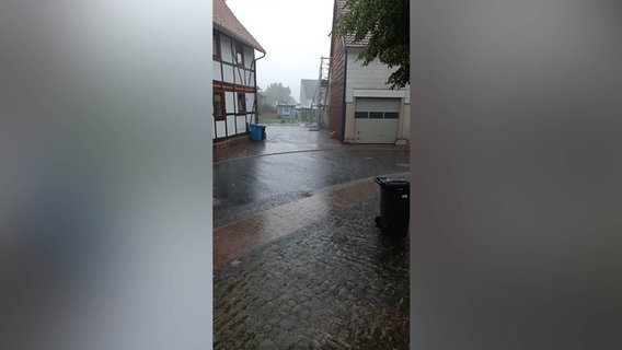 Starkregen in Bovenden. © NDR Foto: Stefan Sauer