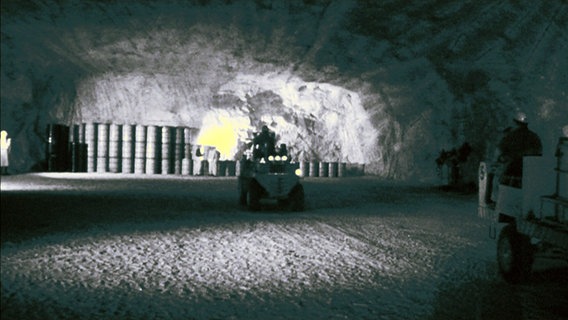 Tonnen mit Atommüll in der Asse. © NDR Foto: Jan Starkebaum