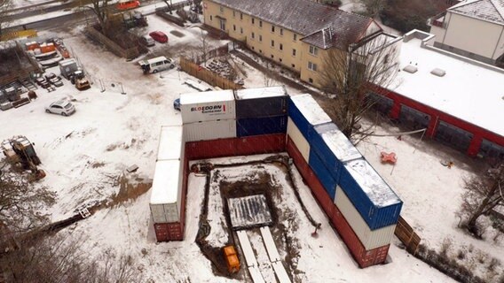 Eine Drohnenaufnahme zeigt den Fundort mehrerer mutmaßlicher Blindgänger in Göttingen. © NDR 
