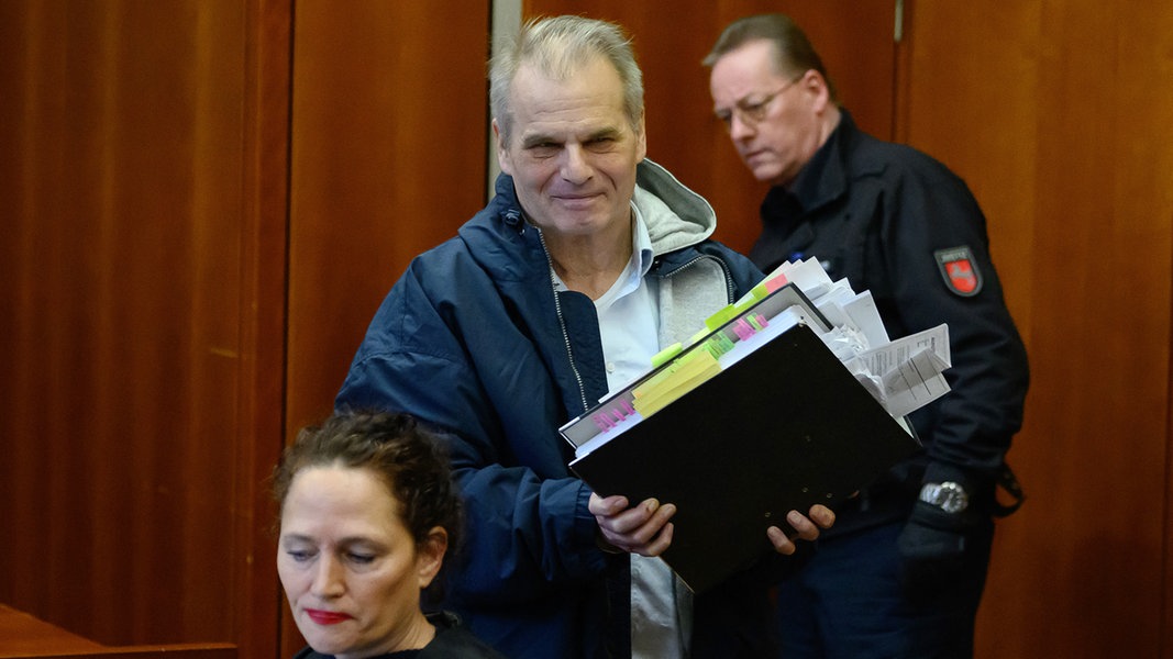 700.000 Euro veruntreut: Impfgegner-Anwalt Fuellmich zu Haftstrafe verurteilt