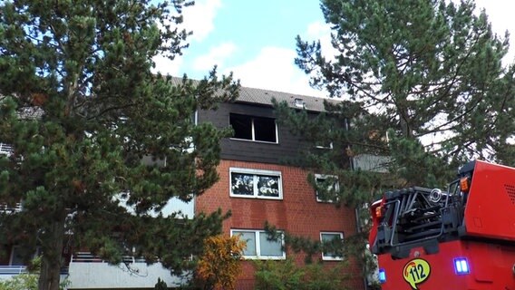 Eine ausgebrannte Wohnung im zweiten Stock eine Wohnhauses in Göttingen. © NonstopNews 