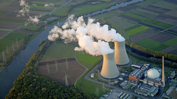 Luftaufnahme des Kernkraftwerks Grohnde an der Weser. © picture alliance/blickwinkel/H. Blossey Foto: H. Blossey