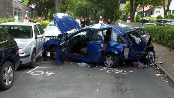 Autos nach einem Unfall vor einer Grundschule in Bad Harzburg © Hannover Reporter 