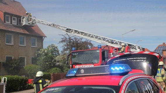 Feuerwehr Helmstedt rettet Bewohner per Drehleiter © Feuerwehr Helmstedt 