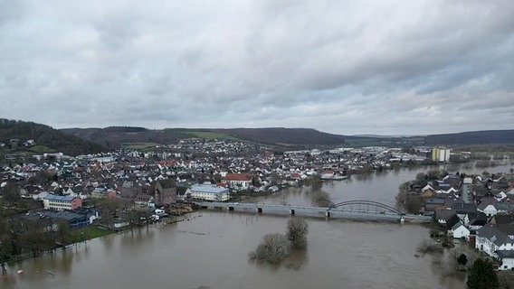 Die Weser tritt bei Lauenförde über die Ufer. © privat Foto: privat