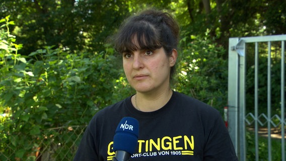 Marie Kollenrott (Grüne) im Interview mit dem NDR. © NDR 