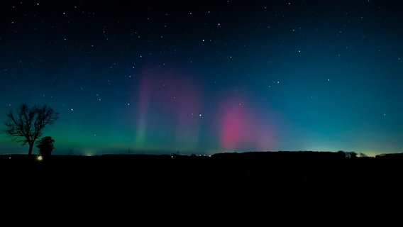 Polarlichter nördlich von Grassel, aufgenommen am 23. Februar 2023 © NDR Foto: Malte Kießling