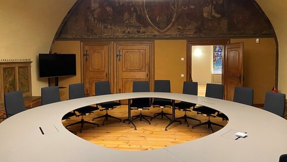 Die Bohlenstube im Rathaus in Goslar. © NDR Foto: Matthias Zimmermann