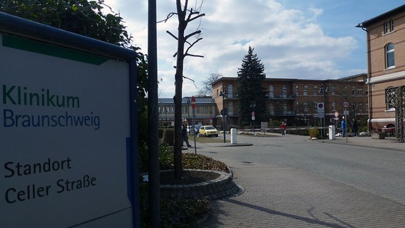 Außenansicht des Klinikums in Braunschweig. © NDR Foto: Imke Caselli