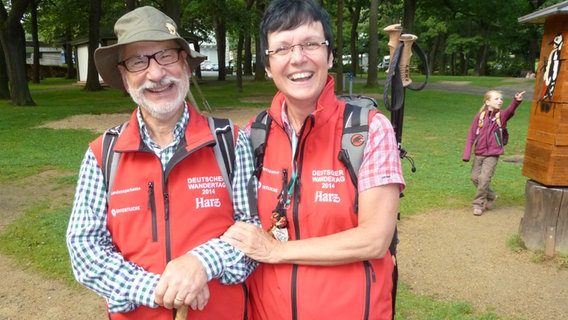 Wanderer beim 114. Deutschen Wandertag mit Austragungsort Bad Harzburg © NDR Foto: Imke Caselli