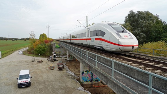 Bauarbeiten am zweite Gleis für die  "Weddeler Schleife". ©  Deutsche Bahn AG Foto: Volker Emersleben