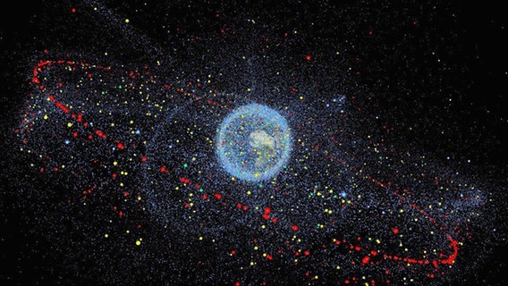 Die Visualisierung zeigt Weltraumschrott, der die Erde umkreist. © Institut für Raumfahrtsysteme / TU Braunschweig 