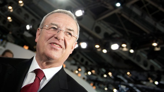 Martin Winterkorn auf der Jahrespressekonferenz in Wolfsburg. © dpa-Bildfunk Foto: Julian Stratenschulte