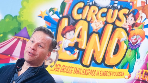 Sascha Melnjak ist Direktor des Zirkus "Charles Knie" © dpa Foto: Julian Stratenschulte