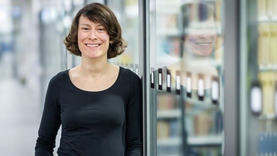 Foto von Dr. Anna Christina Nowak, Wissenschaftliche Mitarbeiterin für Kommunale Konfliktbearbeitung und Forschungsformate an der Universität Bielefeld Foto von Dr. Anna Christina Nowak, Wissenschaftliche Mitarbeiterin für Kommunale Konfliktbearbeitung und Forschungsformate an der Universität Bielefeld © Universiät Bielefeld