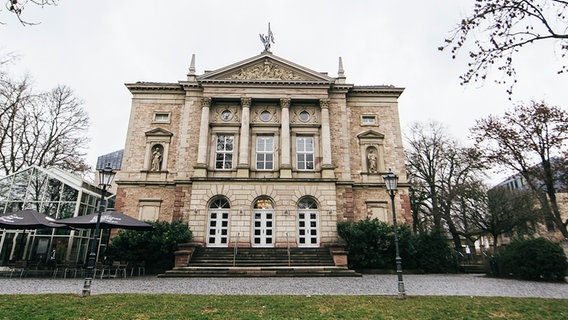 Vorderseite des Deutschen Theaters Göttingen. © NDR Foto: Julius Matuschik