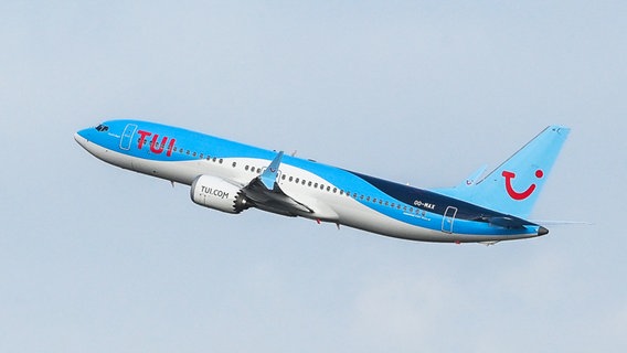 The first flight with passengers on a Boeing 737 MAX operated by TUI fly Belgium takes off from Brussels Airport.  © picture alliance Photo: Laurie Dieffembacq