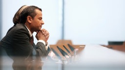 Sebastian Edathy bei der Bundespressekonferenz in Berlin. © dpa-Bildfunk Foto: Kay Nietfeld