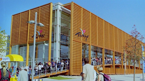 Der türkische Pavillon auf dem Expo-Gelände in Hannover. © wikimedia commons Foto: J. H. Janßen