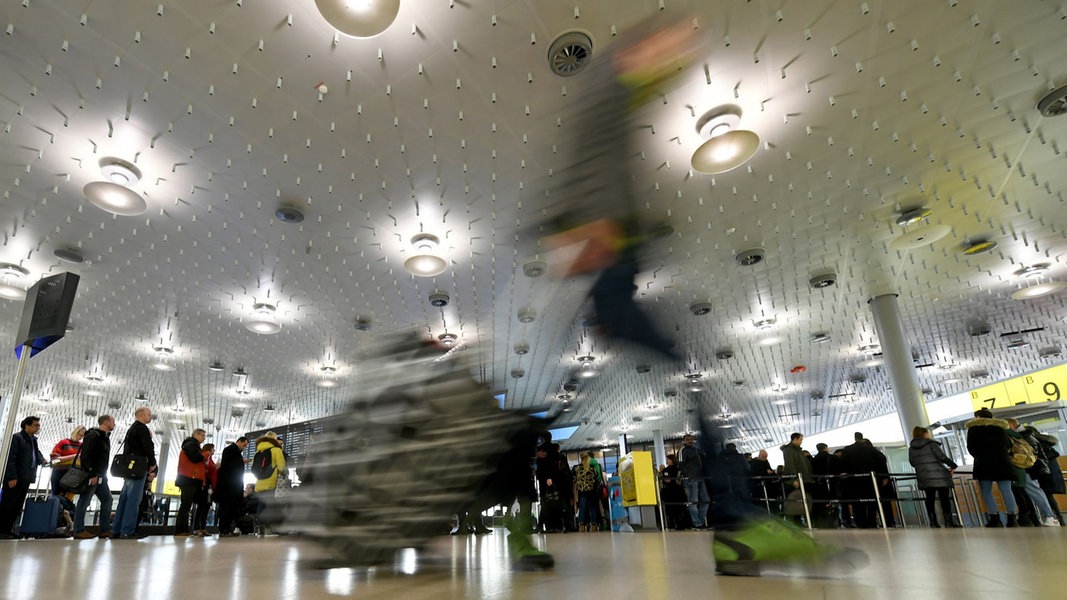 50.000 Passagiere Viel los am Hannover Airport NDR.de Nachrichten