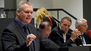 Björn Thümler, Vorsitzender der niedersächsischen CDU-Landtagsfraktion, spricht im Landtag zum Haushaltsentwurf 2017/2018. © dpa-Bildfunk Foto: Holger Hollemann