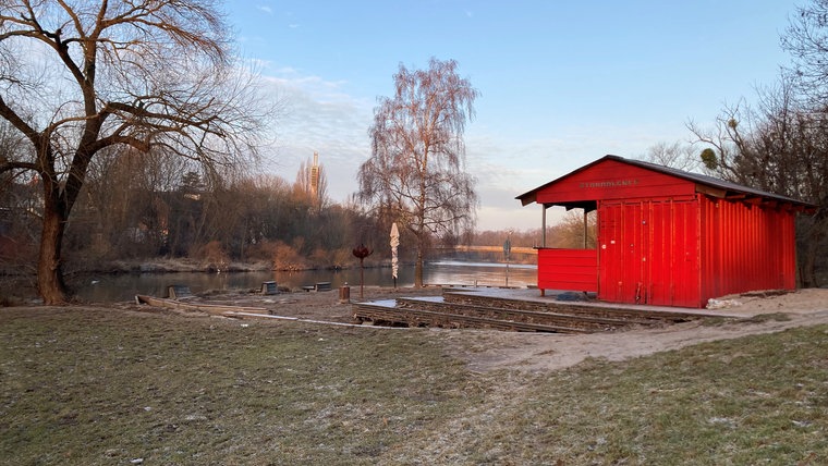 Das Bild zeigt Teile von Hannover nachdem das Hochwasser aus dem Dezember 2023 wieder verschwunden ist. © NDR Foto: Josy Wübben