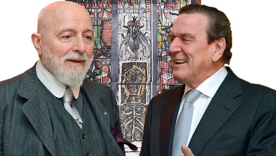 Eine Bildmontage mit Altkanzler Gerhard Schröder (SPD, r) und dem Maler Markus Lüpertz vor dem Entwurf des "Reformationsfensters". © epd-bild / dpa-picture alliance Foto: Harald Koch / Peter Steffen