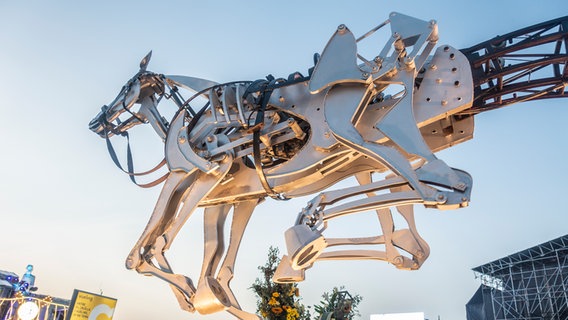 Ein eisernes Pferd des spanischen Künstlers Jorà Ferré © Julio Tavallo 