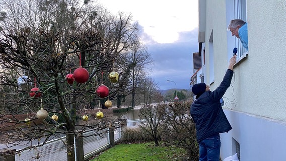 NDR Korrespondent Wilhelm Purk spricht in Rinteln. © NDR 