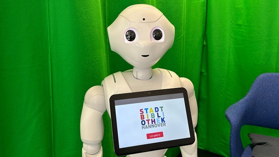 Roboter in der Stadtbibliothek Hannover © NDR Foto: Svenja Nanninga