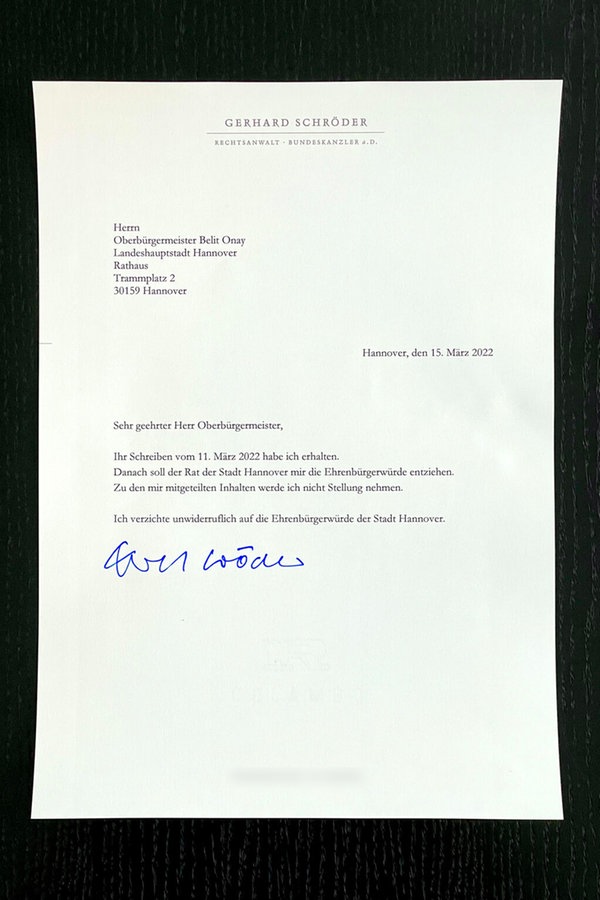 Ein Screenshot von dem Brief Gerhard Schröders, in dem er auf die Ehrenbürgerwürde der Stadt Hannover verzichtet. © LinkedIn 