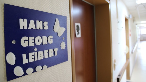 Namensschild vor dem Zimmer von Hans-Georg Leibert © Marc Wichert Foto: Marc Wichert