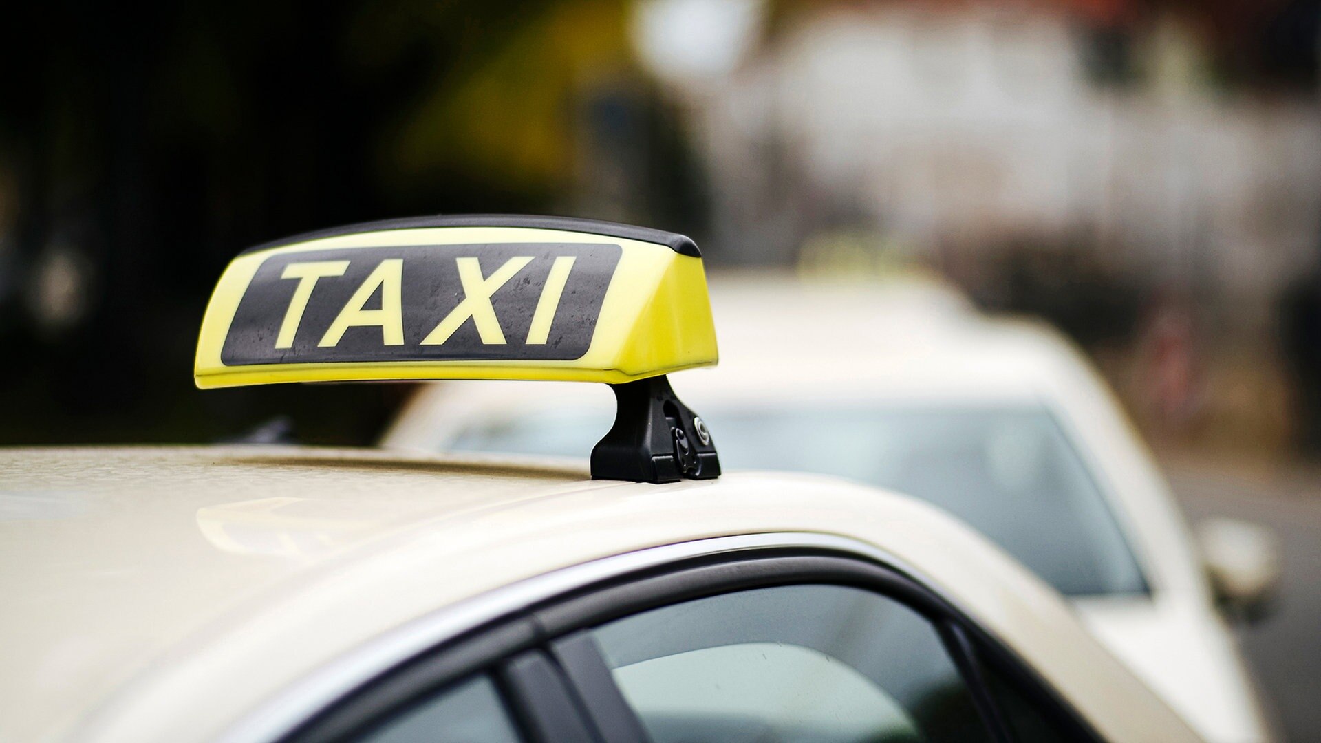 Taxi-Gäste flüchten in Nümbrecht statt zu bezahlen