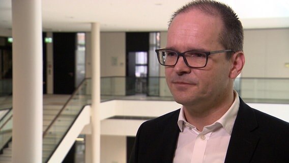 Niedersachsens Kultusminister Grant Hendrik Tonne (SPD). © NDR 