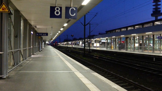 Leere Gleise während eines Warnstreiks auf dem Hauptbahnhof in Hannover. © Hannover Reporter 