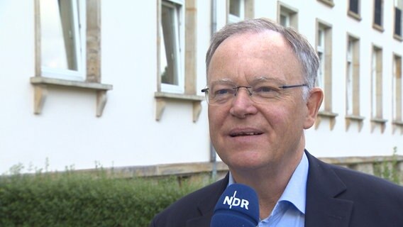 Ministerpräsident Stephan Weil im Interview. © NDR 