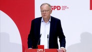 Sephan Weil (SPD) hält eine Rede in der SPD-Parteizentrale in Berlin. © ZDF Foto: ZDF